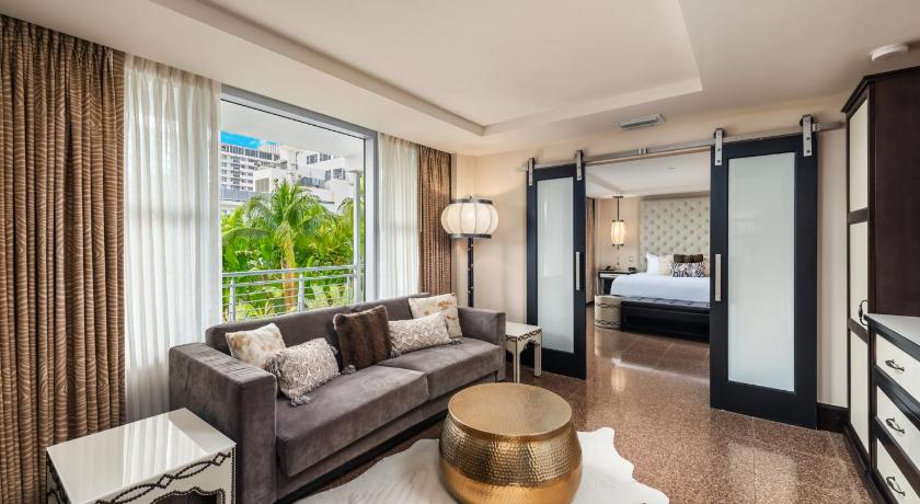 Immagine di Suite Cabana Bordo Piscina (Poolside Cabana Suite) 0