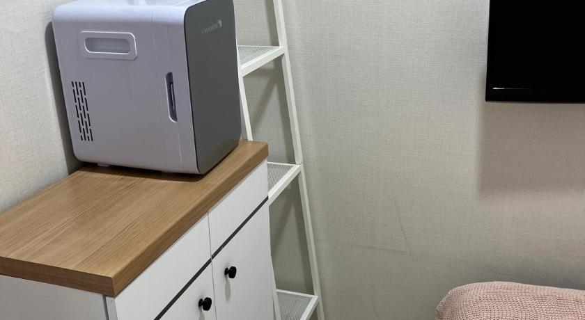 The Stay Cube House - Female only photo