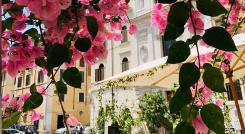 ローマ Best Authentic Apartment Monti 5 mins from Colosseum 3つ星 シングルルーム 外観