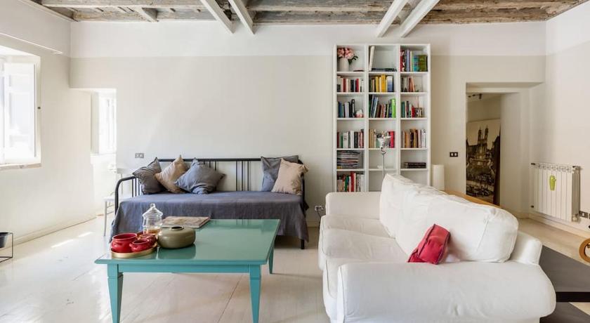 ローマ Best Authentic Apartment Monti 5 mins from Colosseum 3つ星 シングルルーム スイート