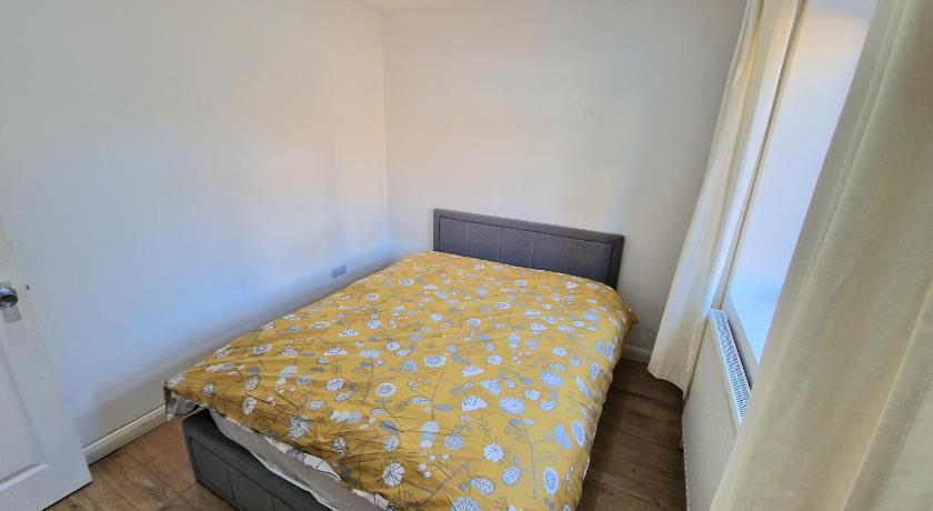 Mile End Budget Guesthouse photo