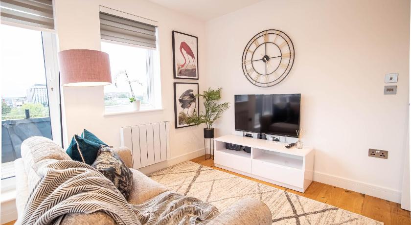 Deluxe &amp; Chic 1 &amp; 2 Bed Apts near Heathrow, Legoland, &amp; Windsor Slough — Hotel in London