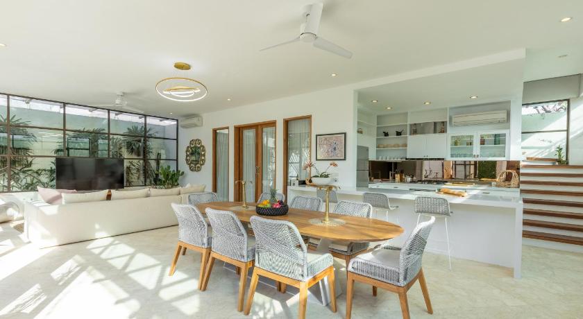 Quiet Tropical Villa in Seminyak Center photo