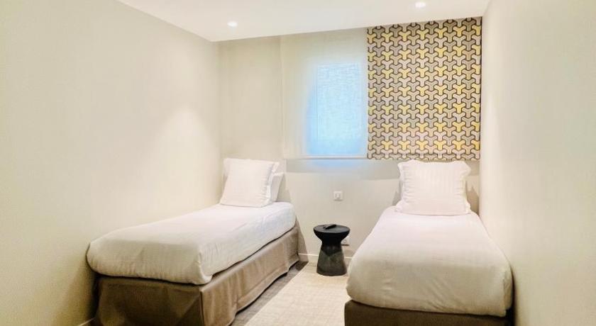Image of Family Comfort Room 6