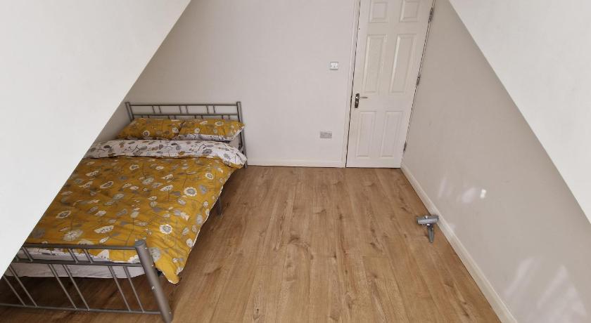 Mile End Budget Guesthouse photo