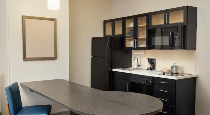 Candlewood Suites Charleston-Ashley Phosphate photo