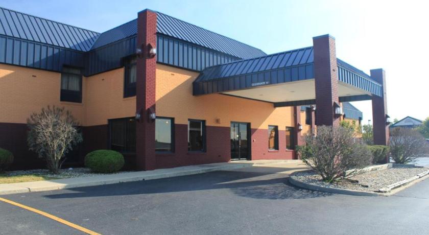 Super 8 By Wyndham Columbia City photo