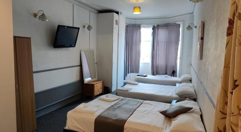 Blarney Stone Hotel photo