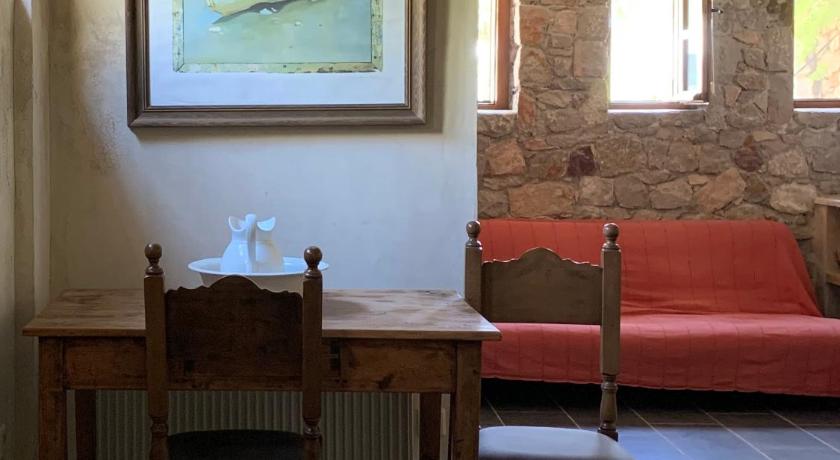 Kyparissi Guest House