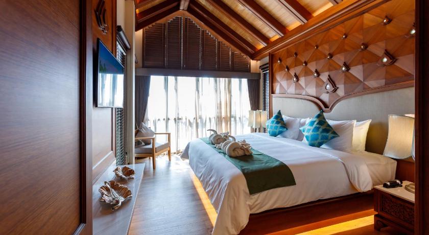 Image of King Whirlpool Villa 6