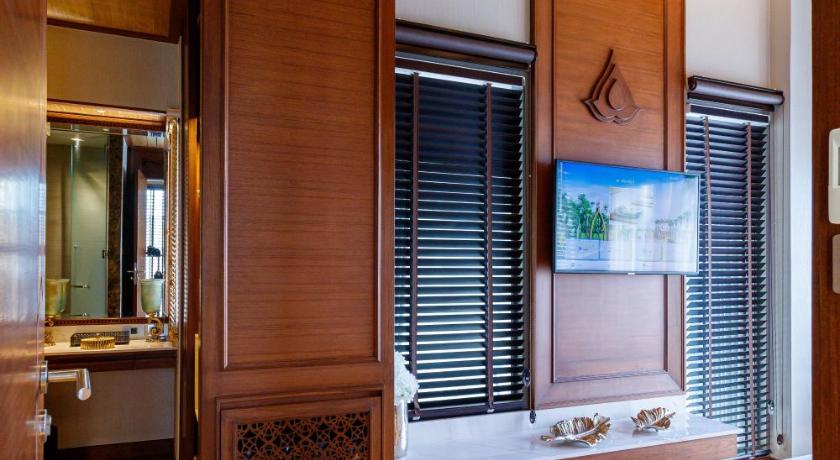 Image of King Whirlpool Villa 11