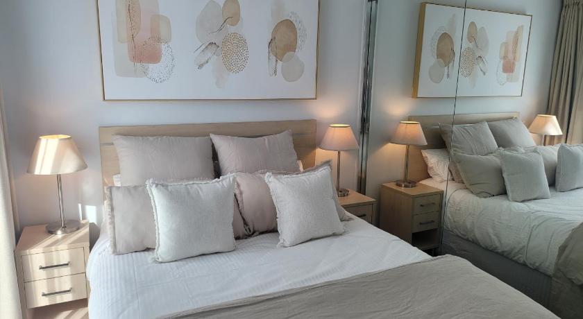 CBD Deluxe Private 2 Bedroom Apartment — Hotel in Adelaide