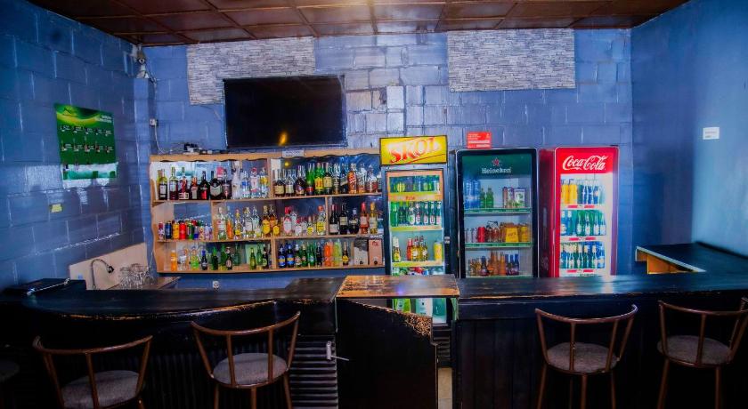 キガリ Martin Aviator Motel 2つ星 ホテル スイート