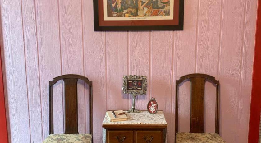 Tombstone Bordello Bed & Breakfast photo