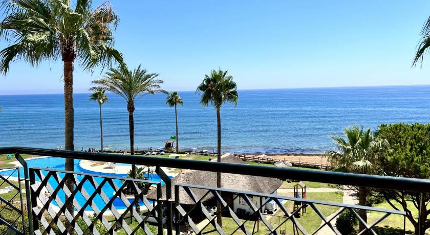 MI CAPRICHO, Beach Front Apartment P14 3ºB