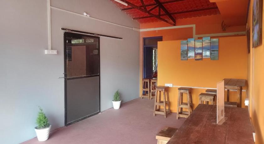 Bens Sea View Hostel photo