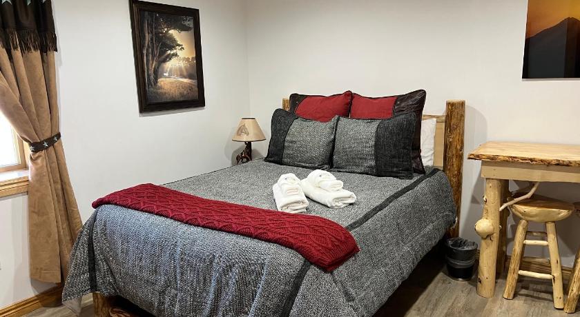 Alaska Knotty Pine B&B photo