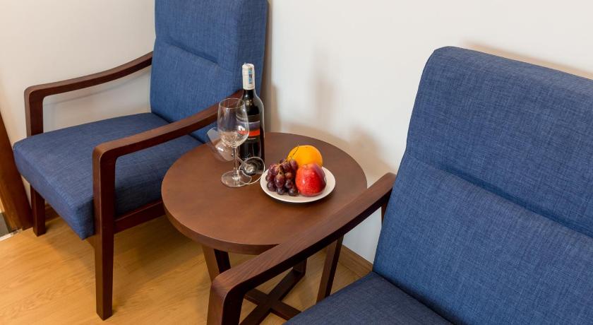 Image of Family Connecting Room for 5 People 12