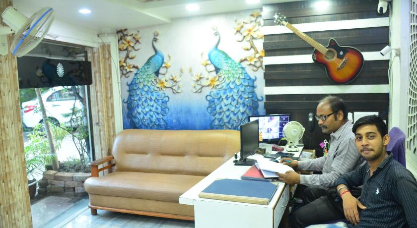 STAYMAKER Royal Residency photo