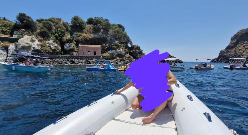 アチ・トレッツァ L'Isola e i Faraglioni house 3つ星 シングルルーム レストラン