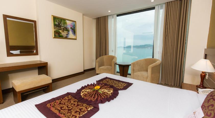 Image of Deluxe King Ocean View 4