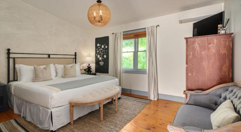 East Chatham Inn at Silver Maple Farm 2-Star Hotel view