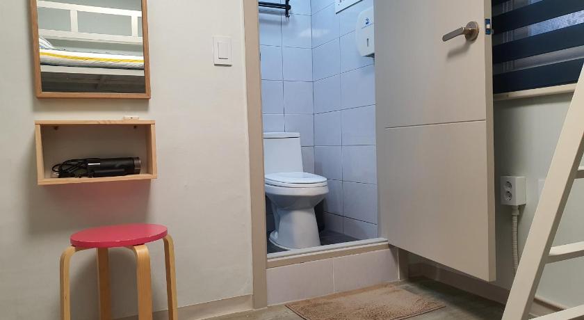 Image of Economy Twin Room 4