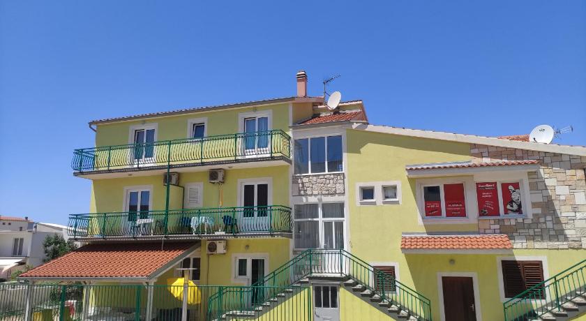Apartments Jadrijevic Brne photo