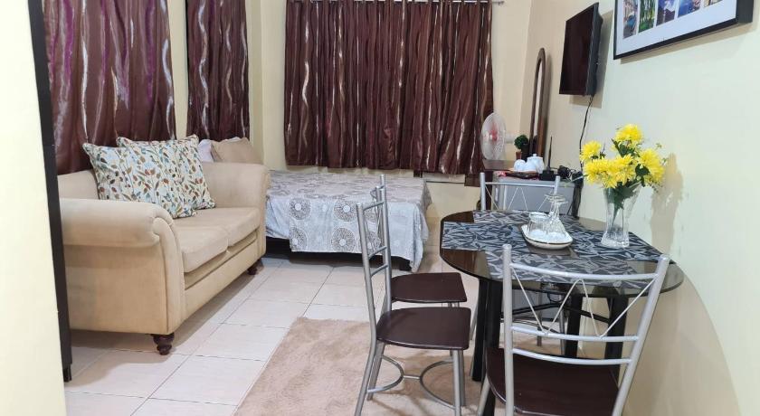 Pet Friendly Staycation in — Hotel in Cainta