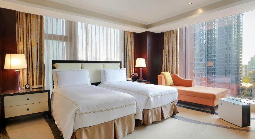 Image of Fairmont Gold Junior Suite Twin Non-smoking 5