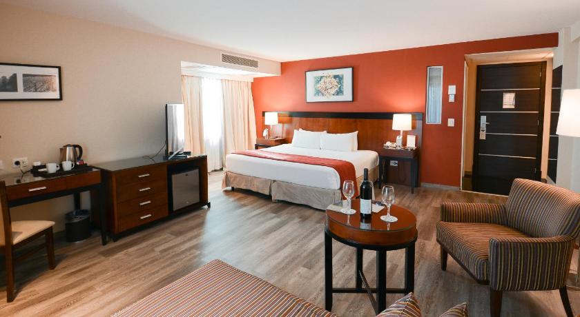 Image of Corner Double Room with Mountain View 1