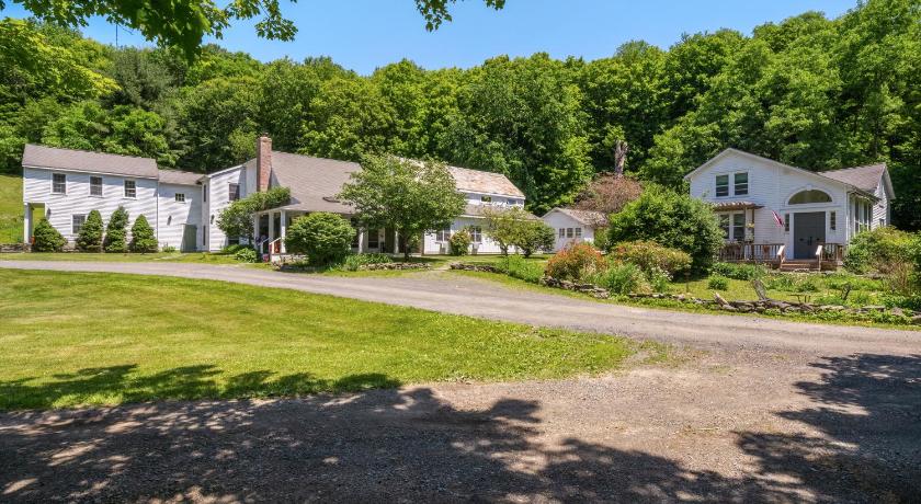 East Chatham Inn at Silver Maple Farm 2-Star Hotel amenity