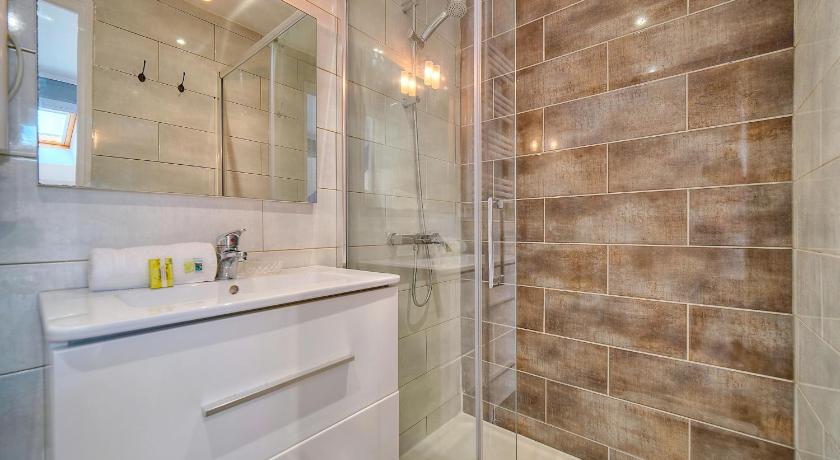 IMMOGROOM - Immeuble Louisette avec 6 appartements - Jardin - Climatisation photo