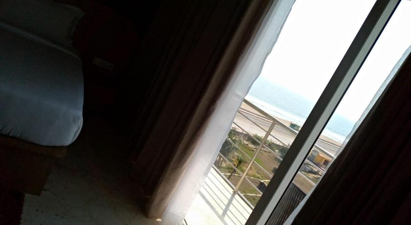 The Bay Suites photo