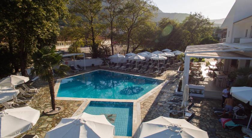 Alfa Hotel photo