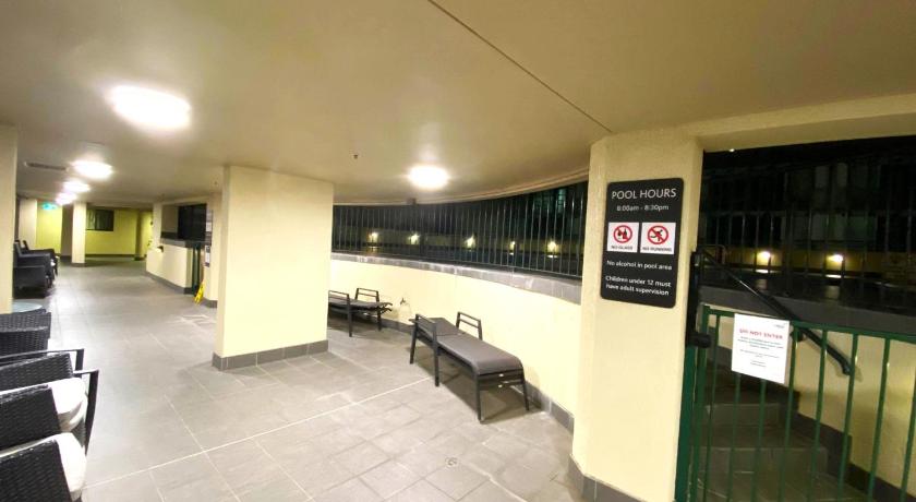 2 Bed 2 Bath Apartment in Braddon, Canberra - Pool, Gym and Free Parking photo
