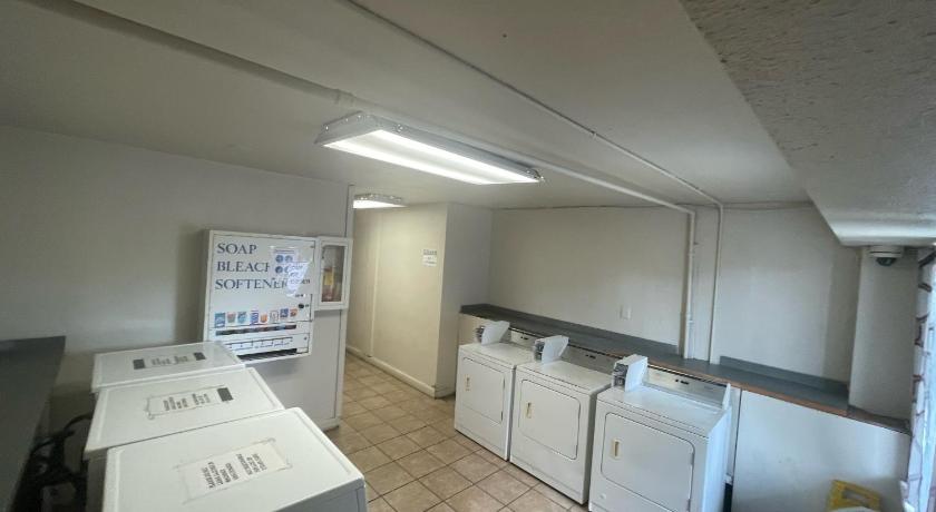 Budgetel Inn and Suites - Louisville photo