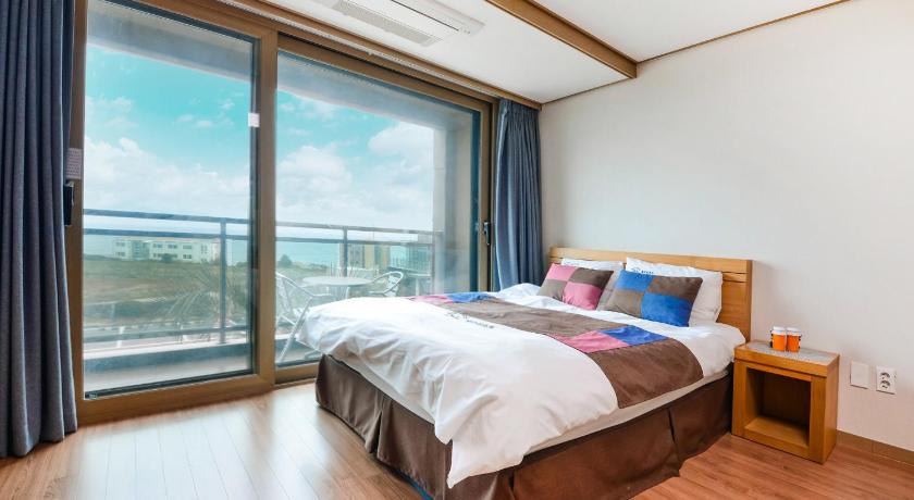 Jeju Jeju Resort 3-Star Hotel lobby