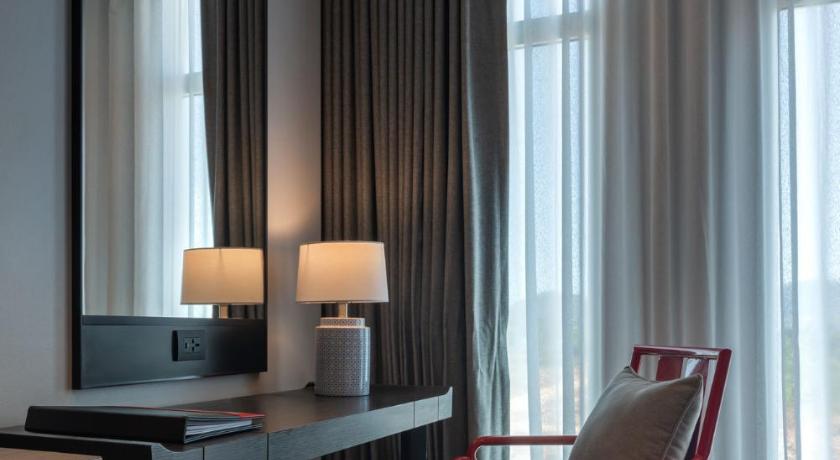 デラックスルーム キングベッド (1 King Bed, Deluxe Room)の画像 12
