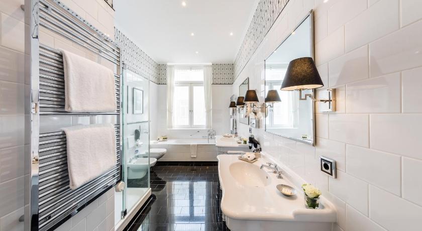Image of Lake View Suite 2