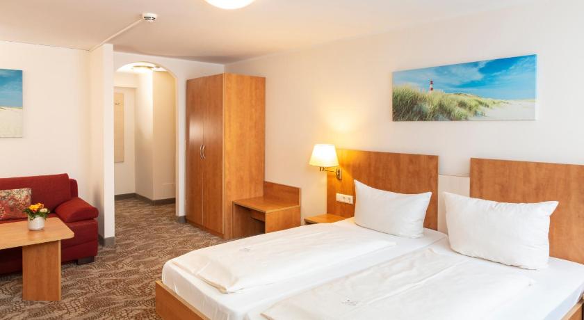 Maximilian Hotel & Apartments Weil am Rhein / Basel photo