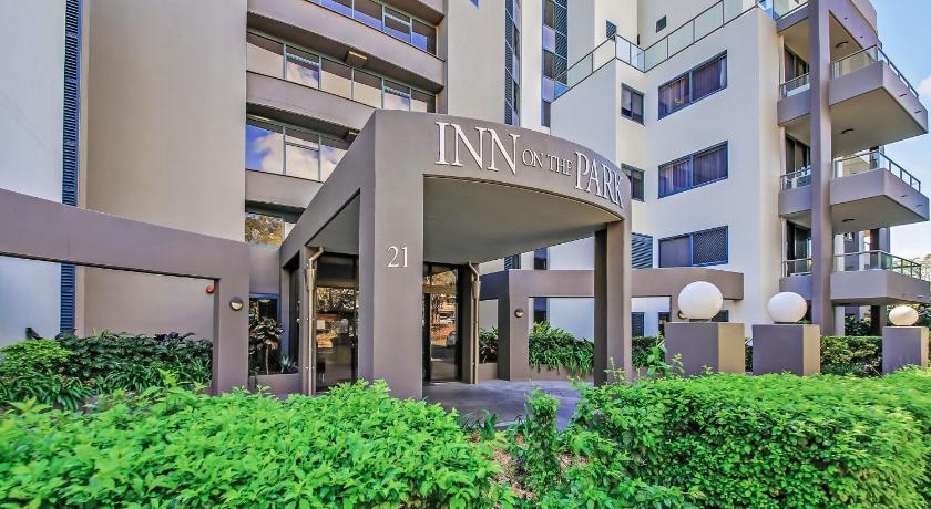 Inn on the Park Apartments photo