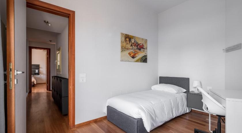 Image of Apartment with Shower 10