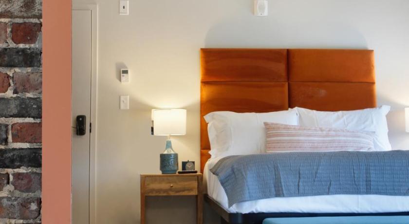 The Present Hotel photo