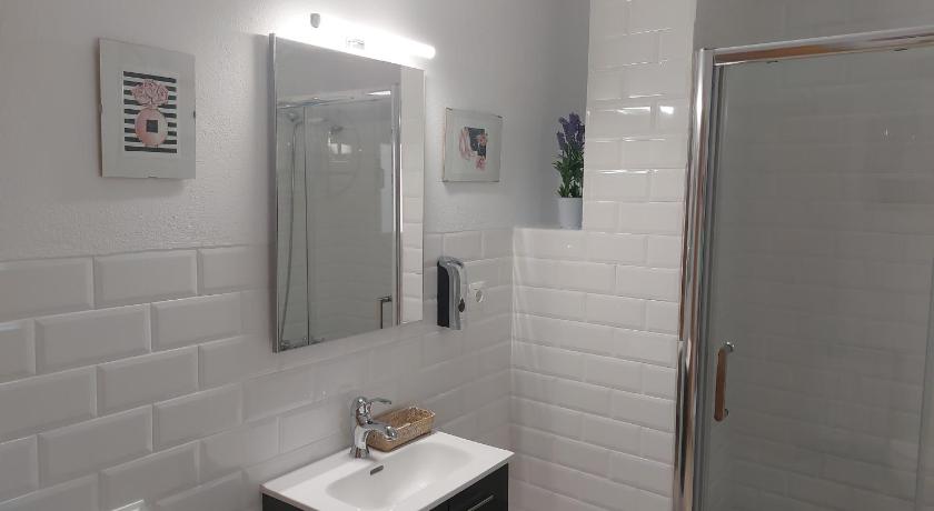 コルベラ・デ・ブレベ Ca la Raquel haus 4つ星 シングルルーム 客室