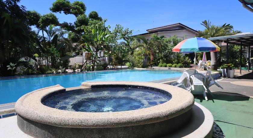 Ice Bear Bar &amp; Tourist Inn — Hotel in Bohol