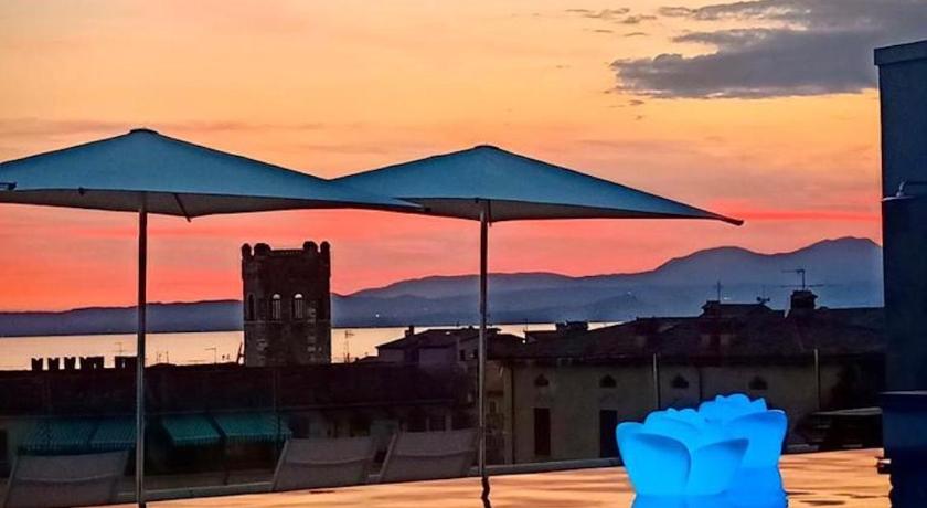 Solho Hotel photo