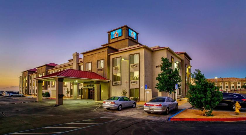 Motel 6-Hesperia, CA - West Main Street I-15 photo