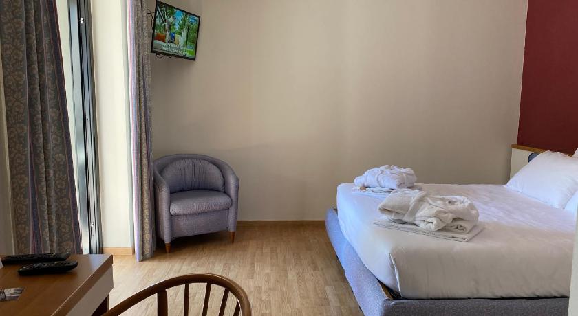 Alevic Hotel Sirmione photo