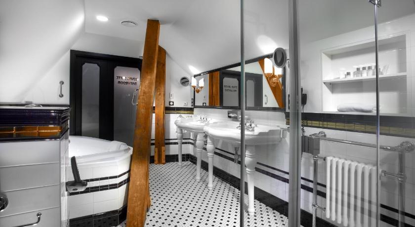 Image of Tower Suite 2